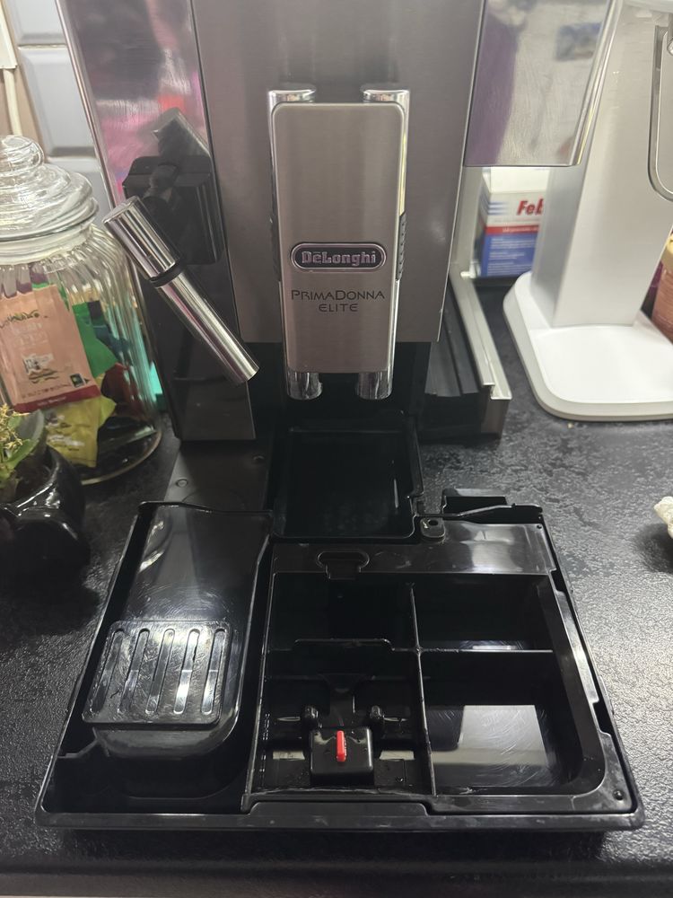 Ekspres do kawy Delonghi PrimaDonna Elite