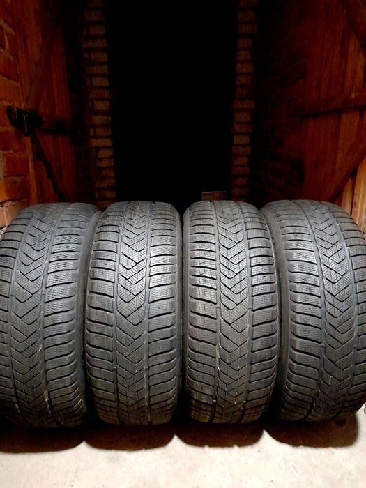 Opony zimowe Pirelli 215/60/16. 2024r.