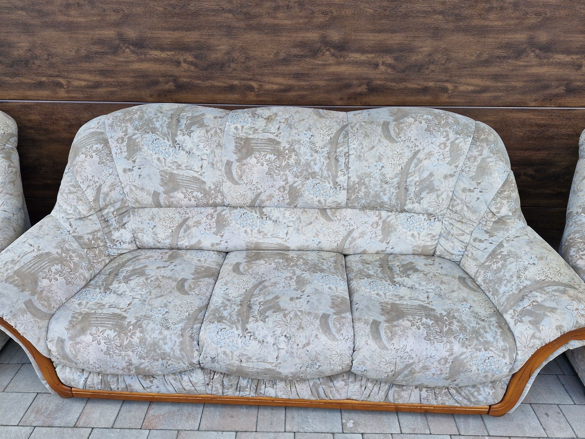 Zestaw wypoczynkowy: sofa 3-osobowa + 2 fotele – klasyk, drewno, retro