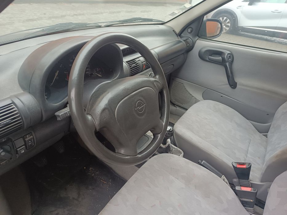 Opel Corsa B 1.0