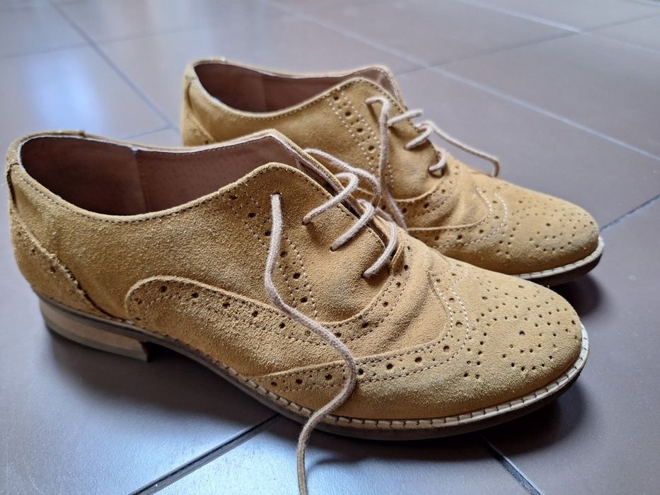 Sapatos classicos de senhora 37