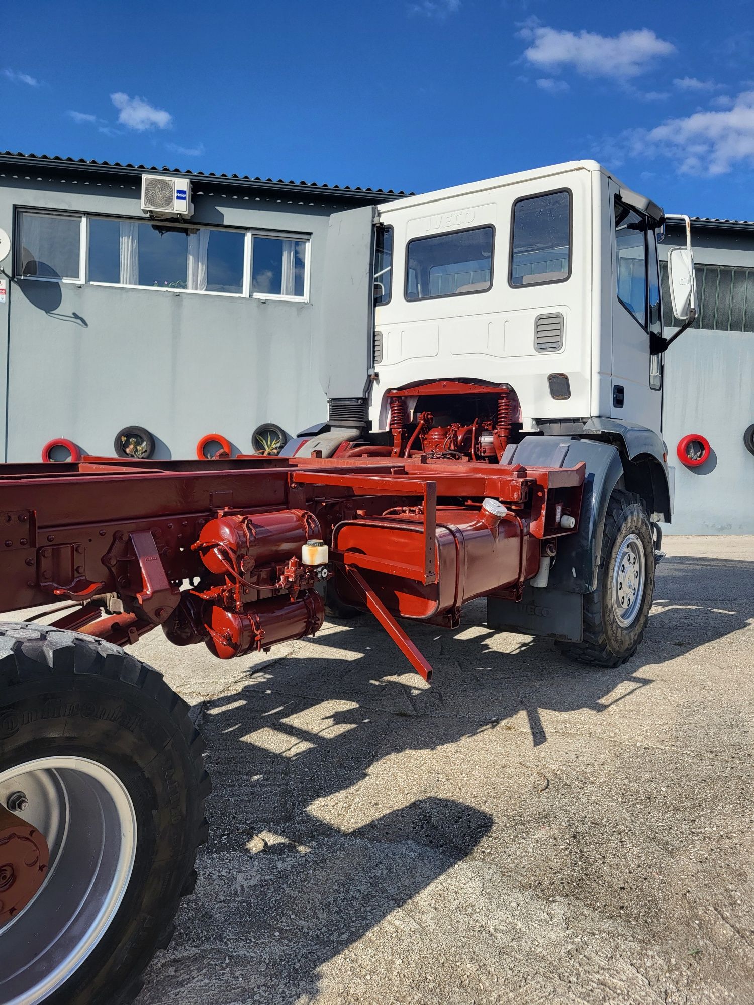 Iveco 4x4 seis cilindros ( tipo unimog) troco
