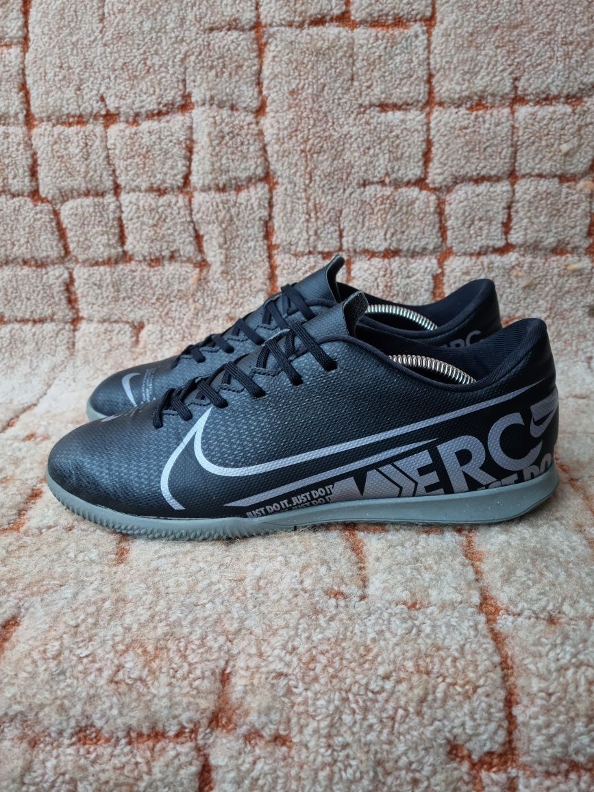 Футзалки бутсы Nike