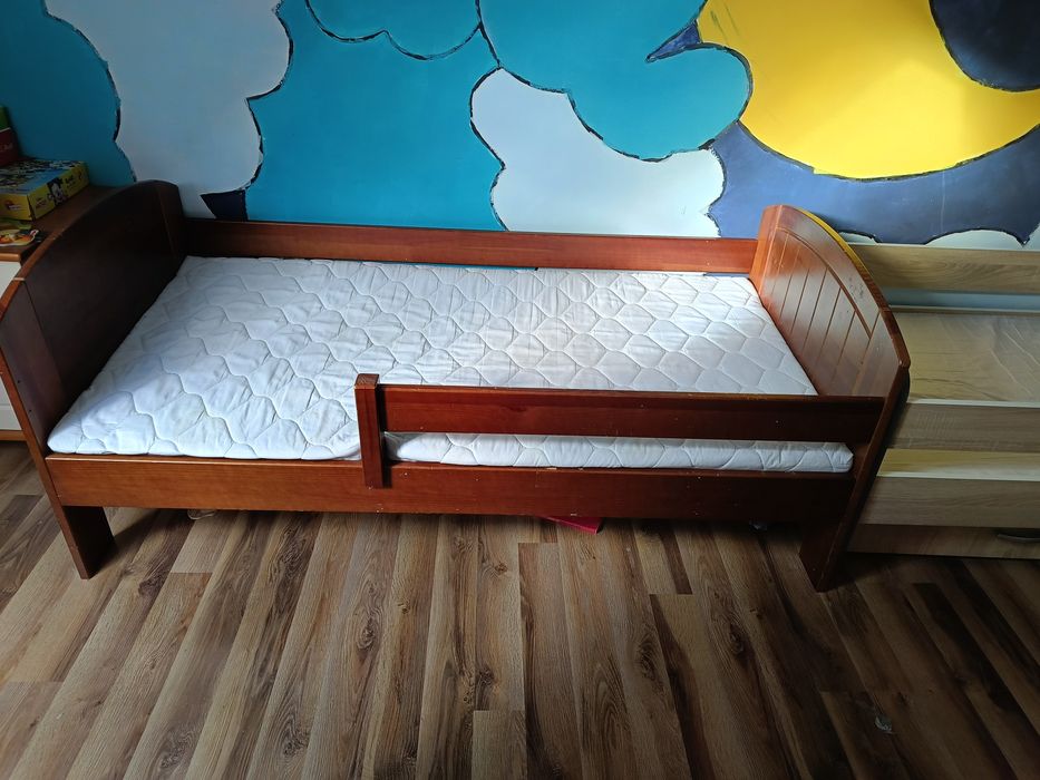 Łóżko dziecięce brązowe