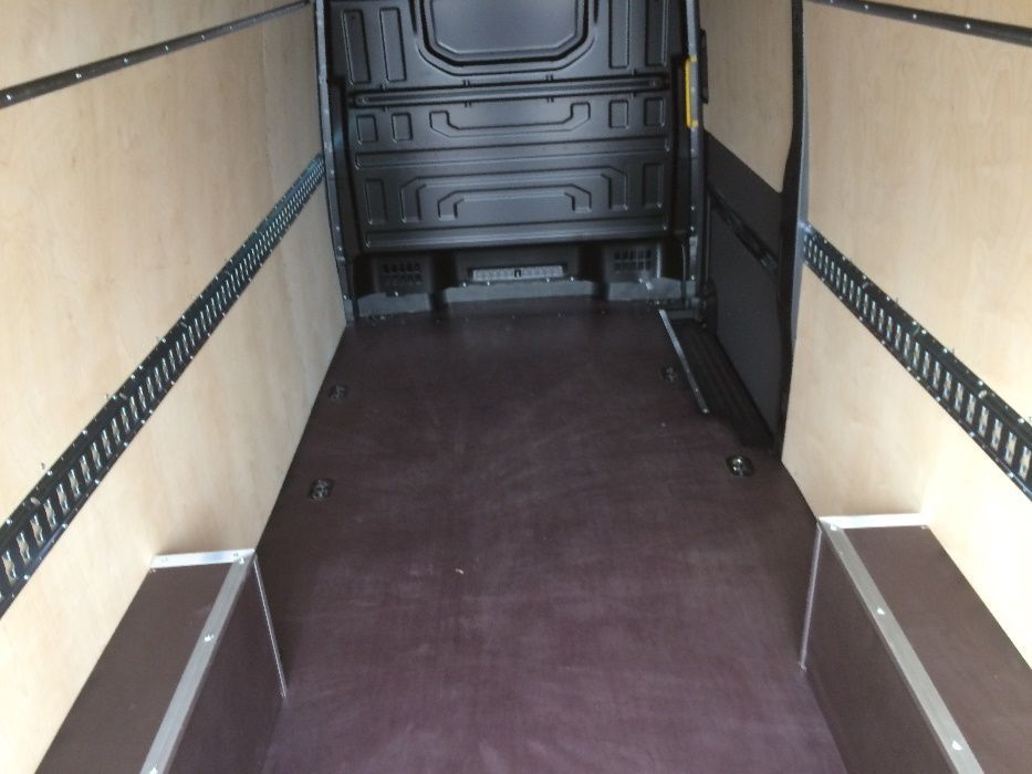 Volkswagen Crafter L3H2 zabezpieczenie paki