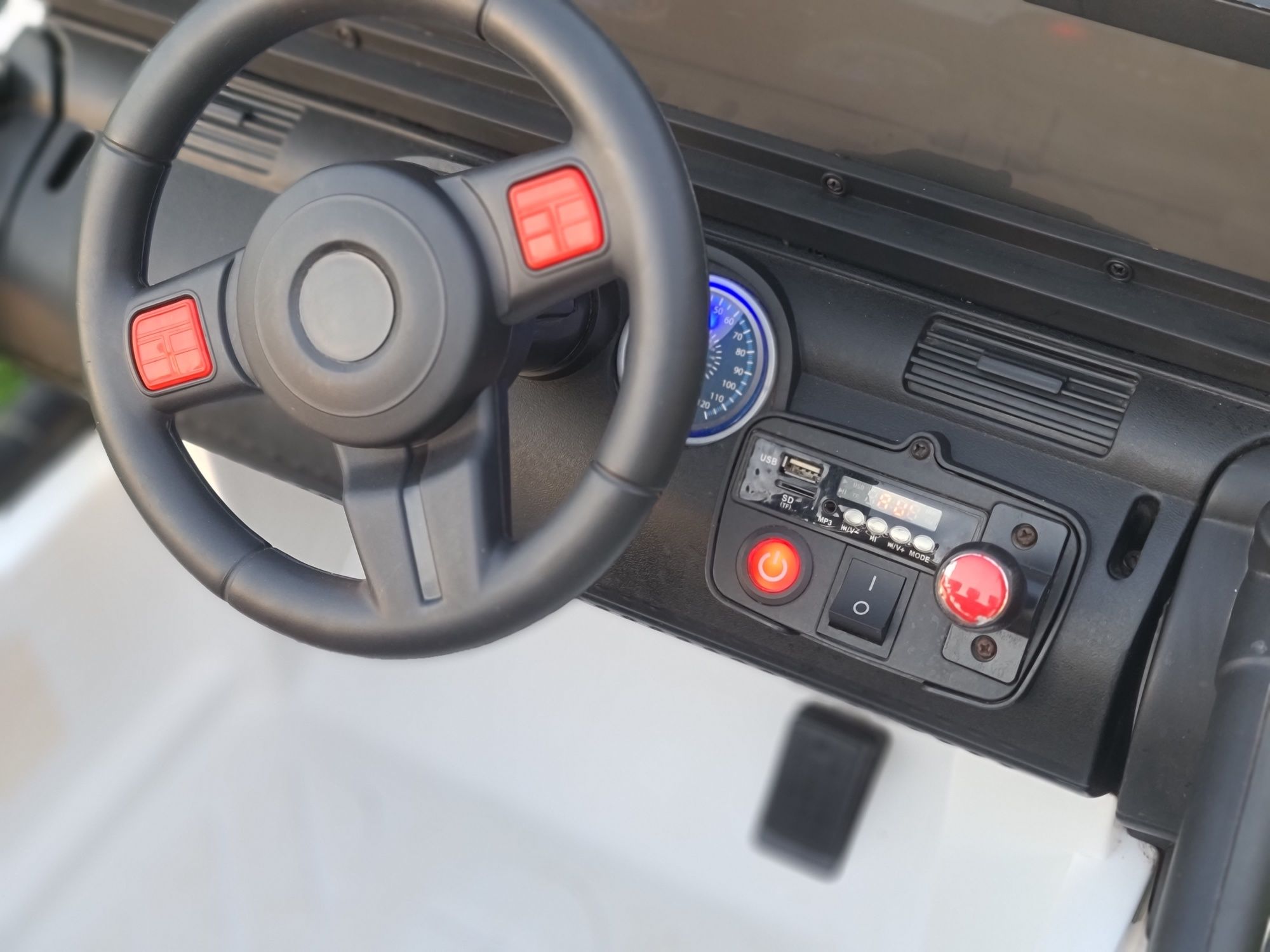 Auto elektryczne dla dziecka 4x4. Radio USB + Micro SD. nowe aku.