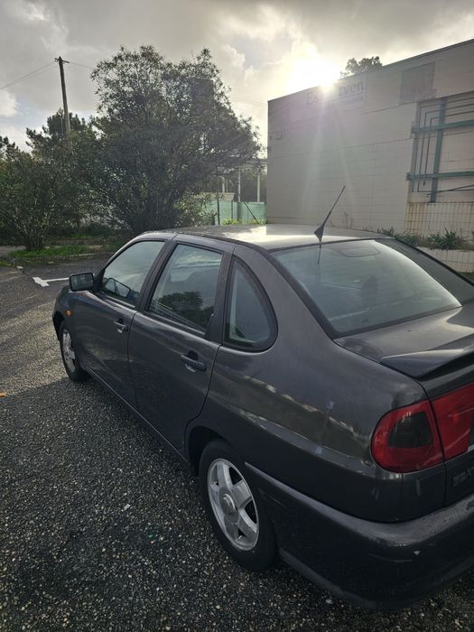 Seat cordoba 164 mil km apenas