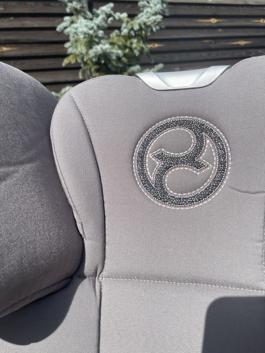Продам автокрісло Cybex Solution Z I-Fix Plus Soho Grey 15-36Kg