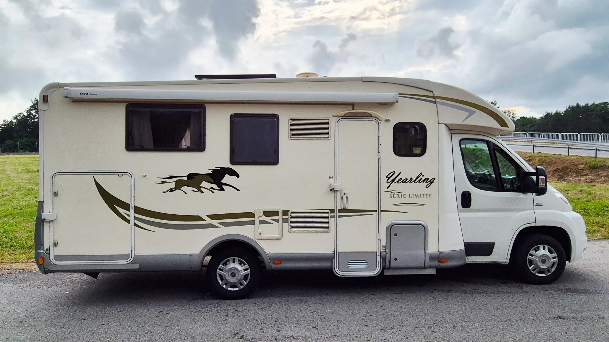Fiat Ducato  Kamper Fiat Ducato Półintegra McLouis