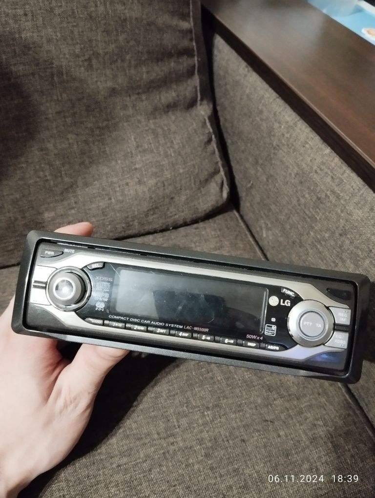 Магнітола LG LACM5500R