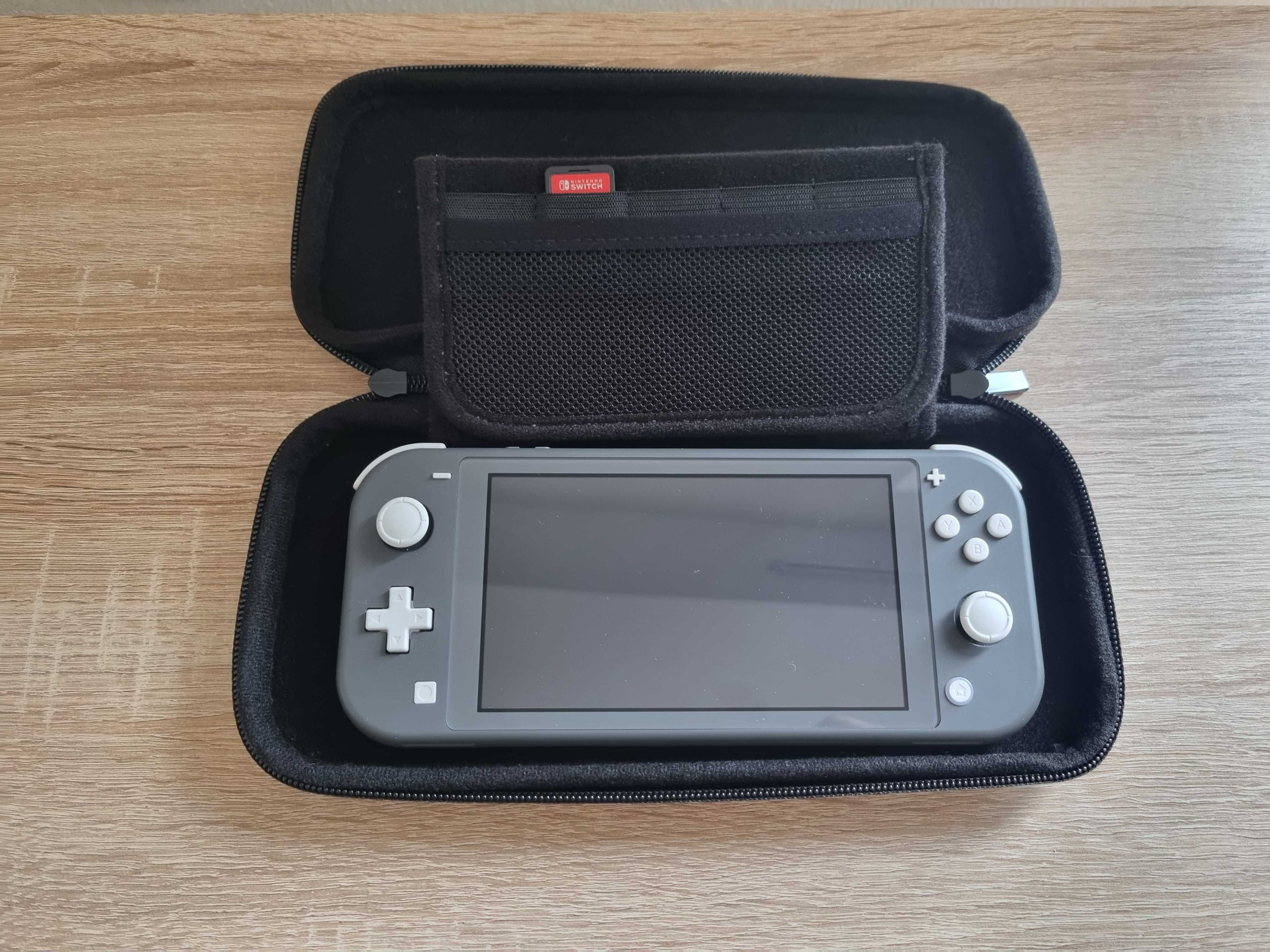 Nintendo Switch Lite Seminova (+ 2 videojogos e bolsa)