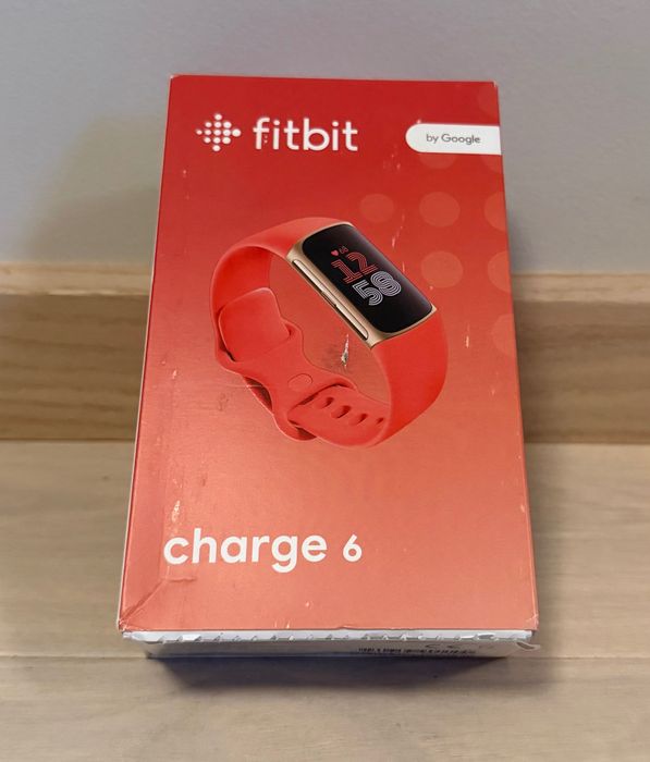 Fitbit Charge 6 • Red • Новий