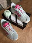 Кросівки adidas 38 розмір нові