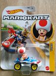 HW GBG25  Mariokart pojazd Toad Sneeker