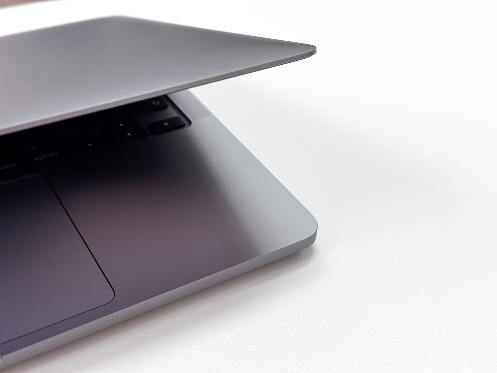 MacBook Pro 2022 r. M2 8/256 GB jak Nowy 100% bateria Sklep Gwarancja