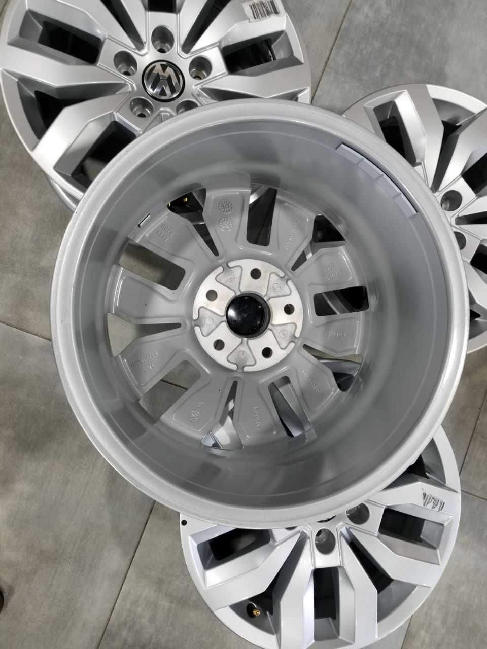 Диски нові Amarok 5/120 R17 8J ET49 dia65.1mm