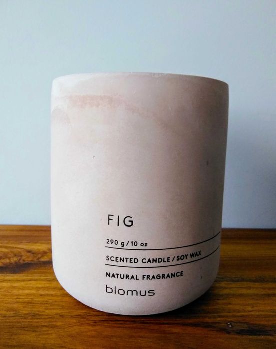BLOMUS Fraga Fig Candle naturalna świeca zapachowa 290g 55h