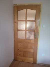 Drzwi wewnętrzne drewniane z osciżnicami