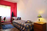 48524 - Óptimo quarto com cama de solteiro em Benfica