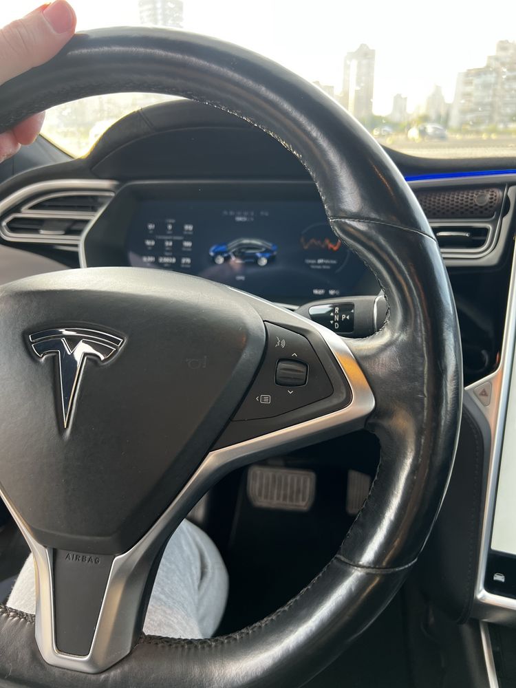 Tesla model S 90D