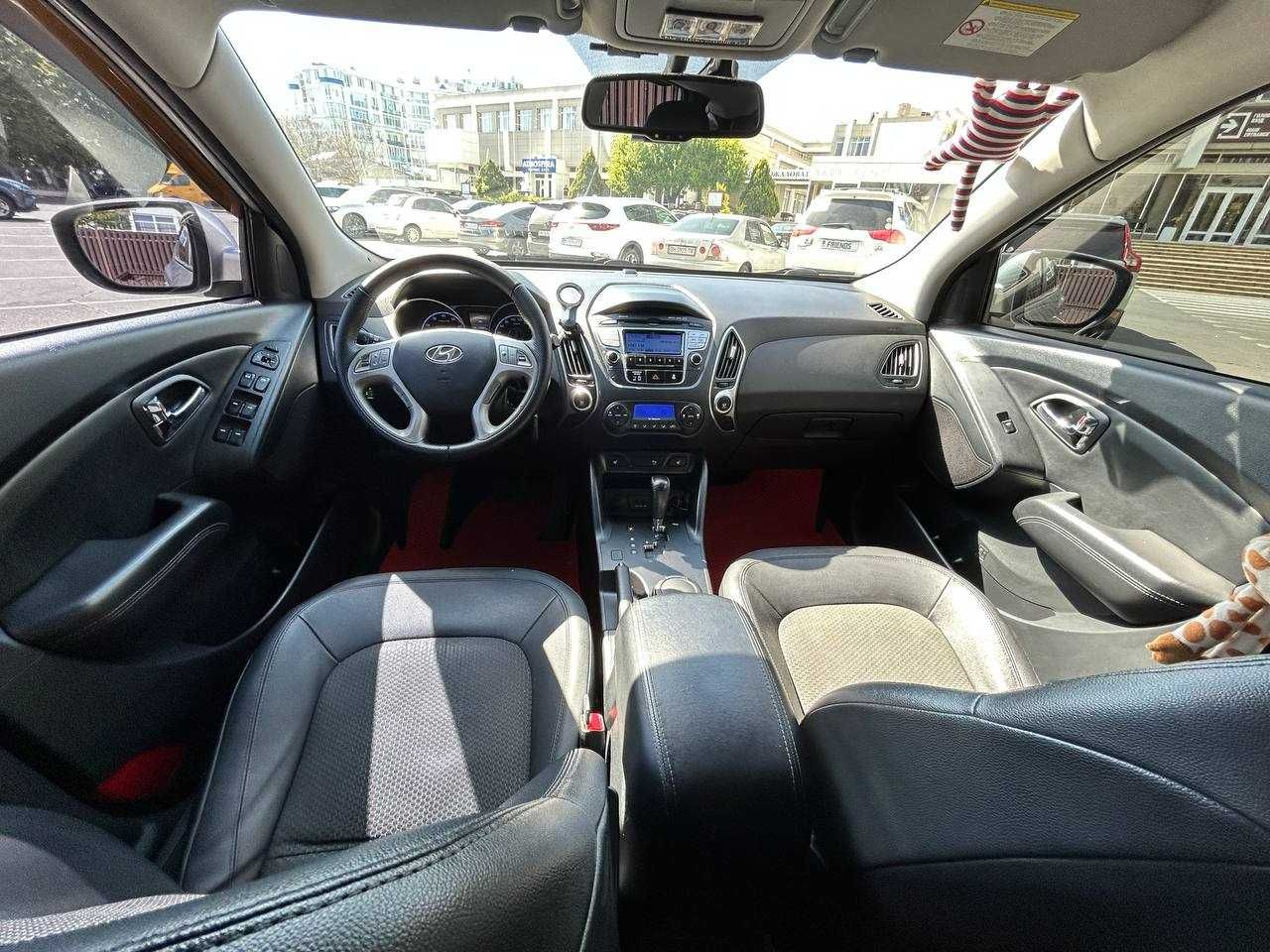 Hyundai ix35 2012 газ/бензин в идеальном состоянии не требует вложений