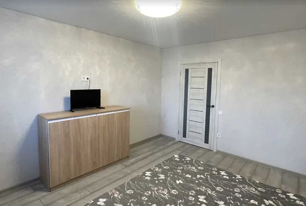 Сдам 3-х ком квартиру посуточно в Одессе по улице Жолио Кюри 64