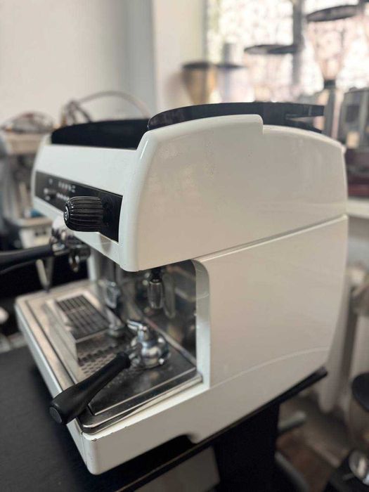 Кофемашина Wega Sphera 1GR. Професійна кавомашина.