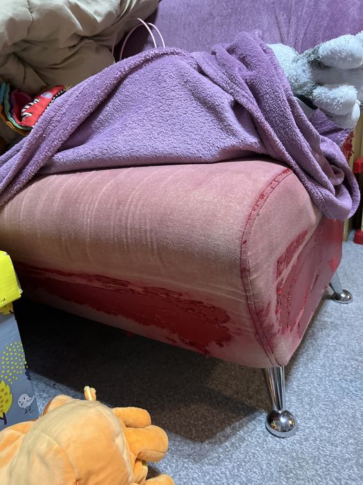 Отдам диванчик прд перетяжку