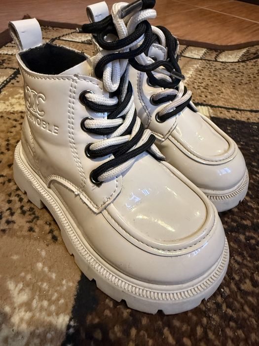 Ботіночки для дівчинки