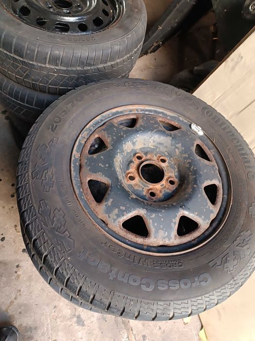 Koła felgi stalowe 15 cali 5×114.3 r15 opony zimowe 205/70 r15 Conti