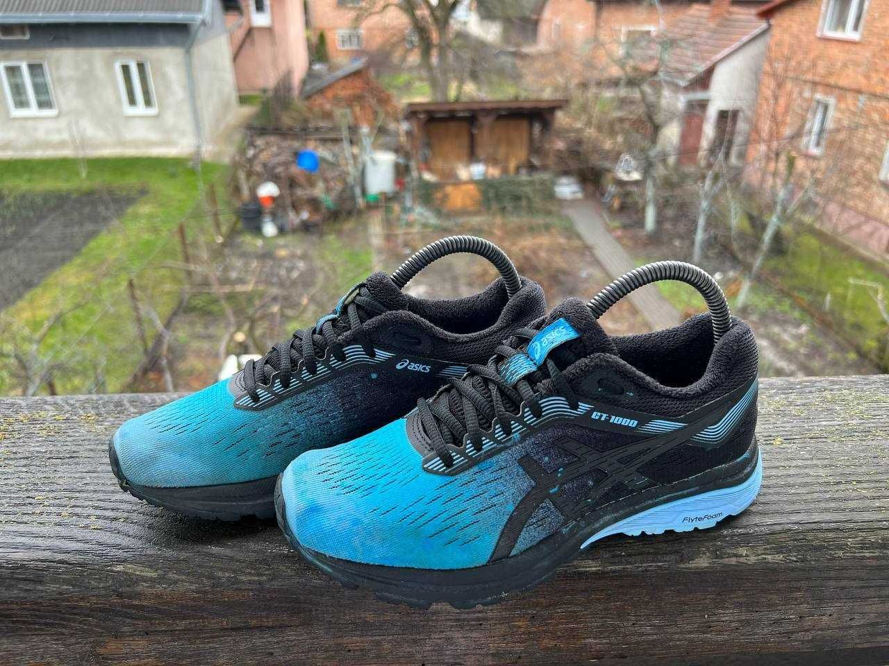 Кросівки Asics (37.5)