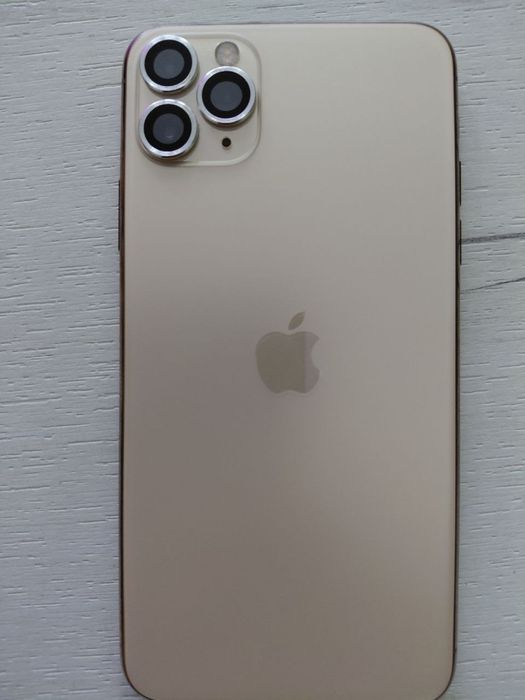 Продам Iphone 11 Pro Max на 256 gb Rsim