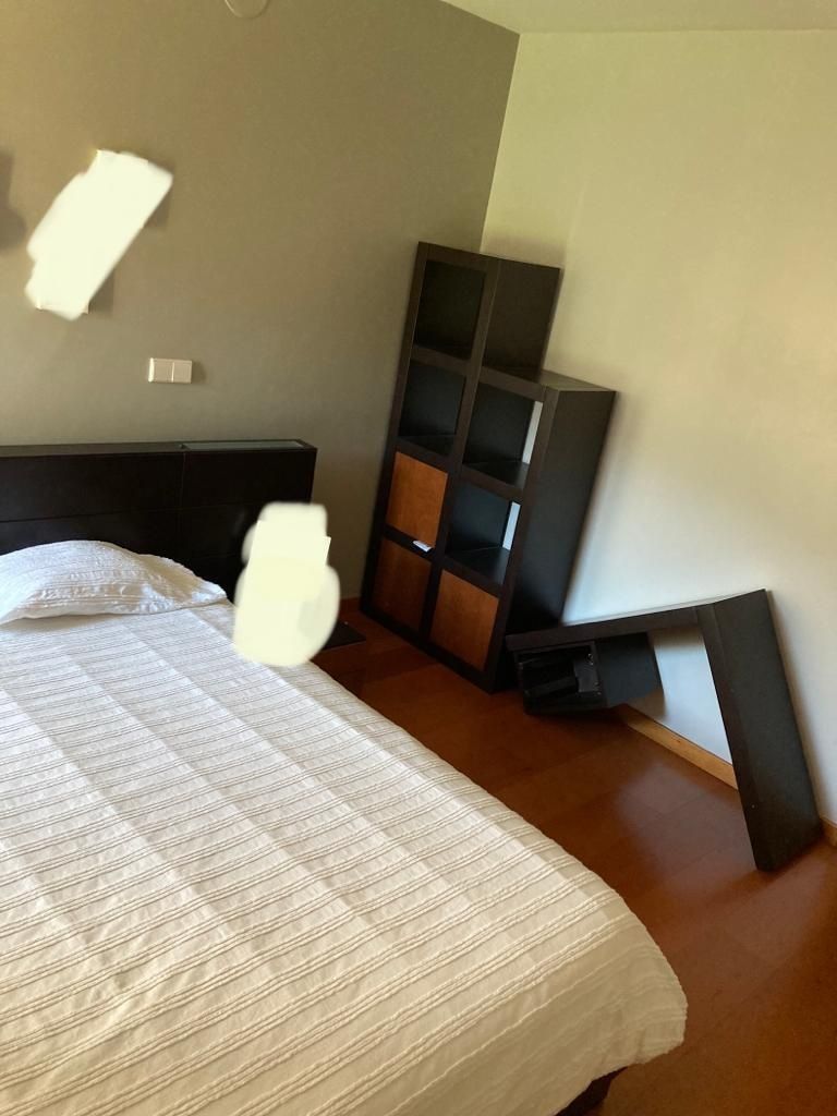 Cama de casal elevatória com arrumação