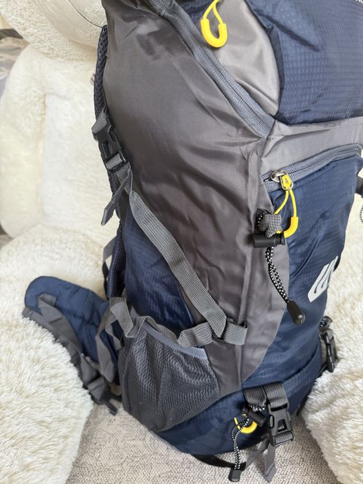 Nowy plecak turystyczny trekkingowy górski 50L damski męski pojemny