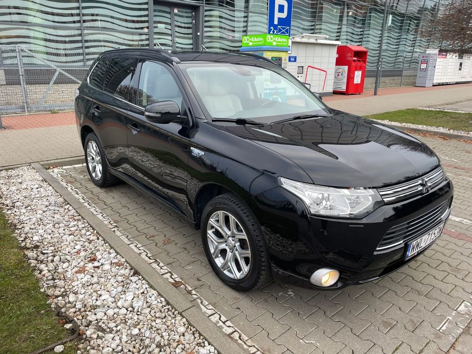 Mitsubishi Outlander Mitsubishi Outlander III PHEV