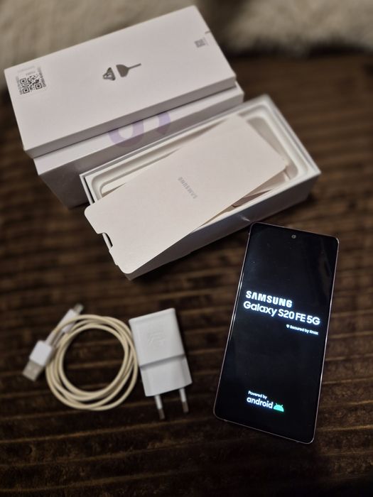 Telefon Samsung Galaxy S20 FE 5G lawendowy 256GB z ładowarką