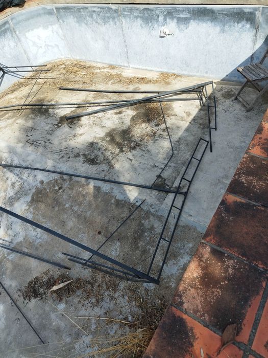 Gazebo com estrutura em aço para peças