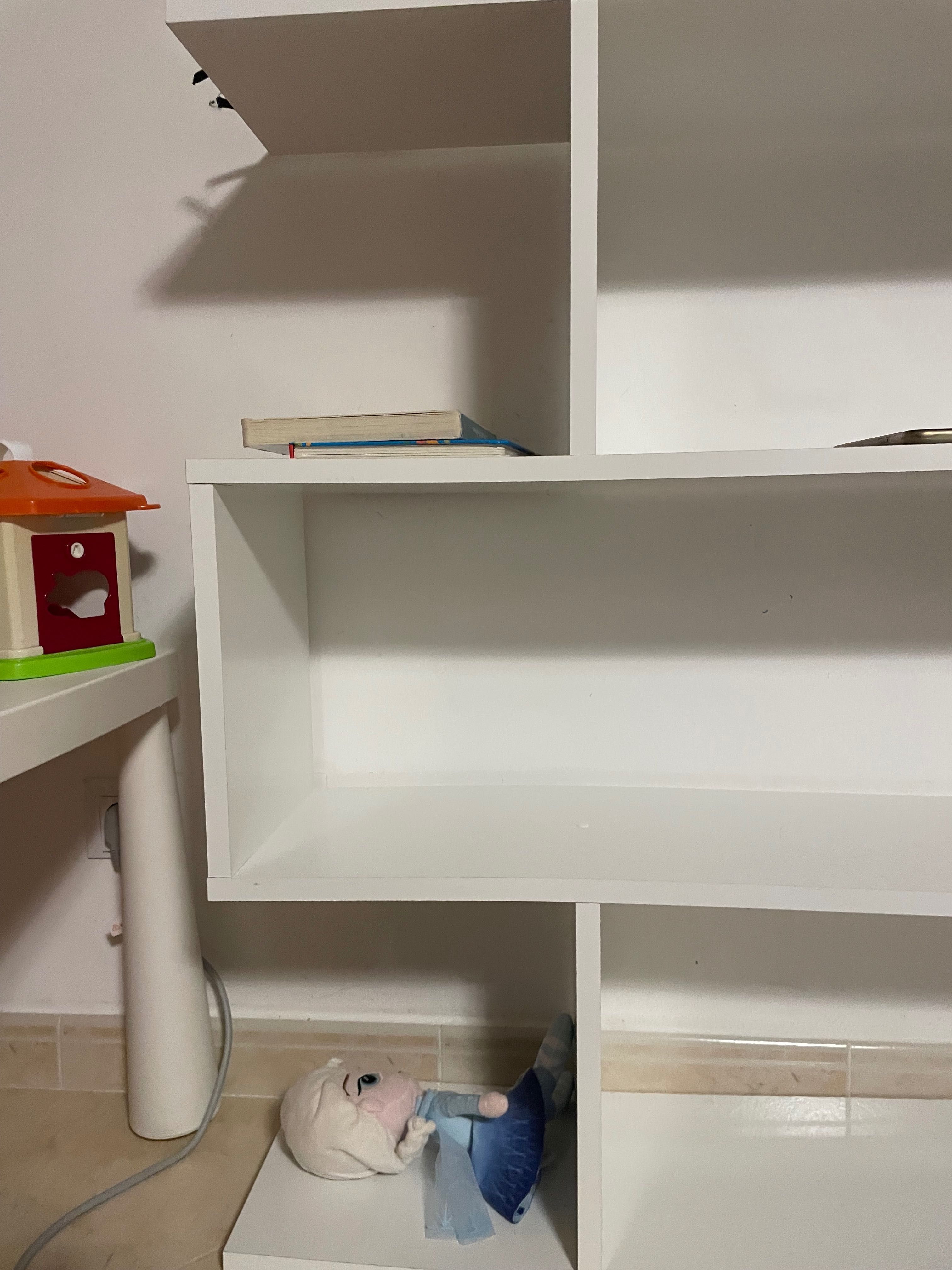 Estante Branca 100A x 120C (Bom estado)