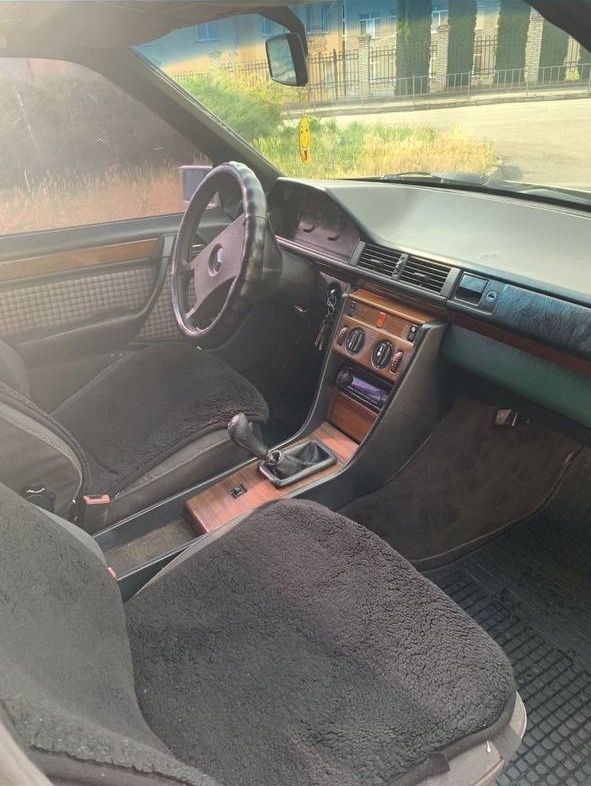 Продам мерседес 124