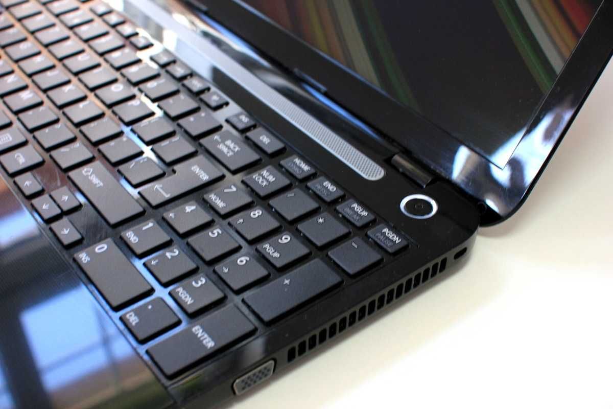 Laptop Toshiba SSD  Intel RAM12GB  Gwarancja 12miesiecy