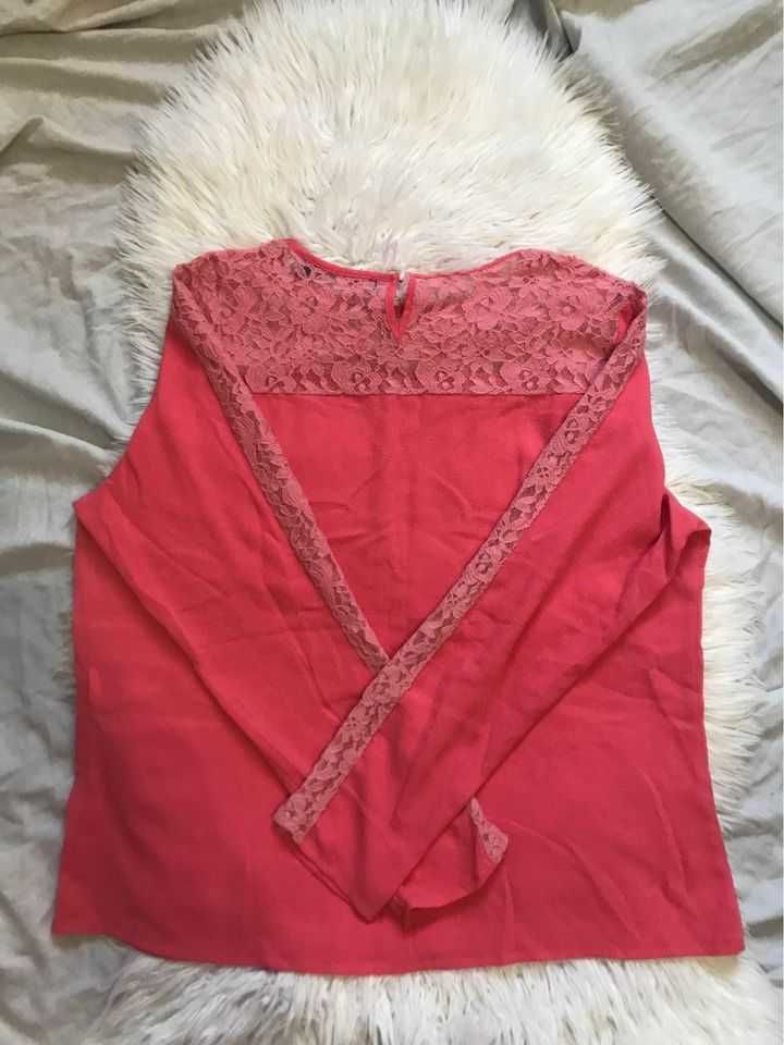Blusa - Fabricada em Portugal - rosa com detalhe de renda