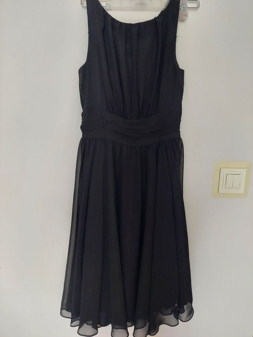 Czarna Elegancka sukienka Swing S bdb