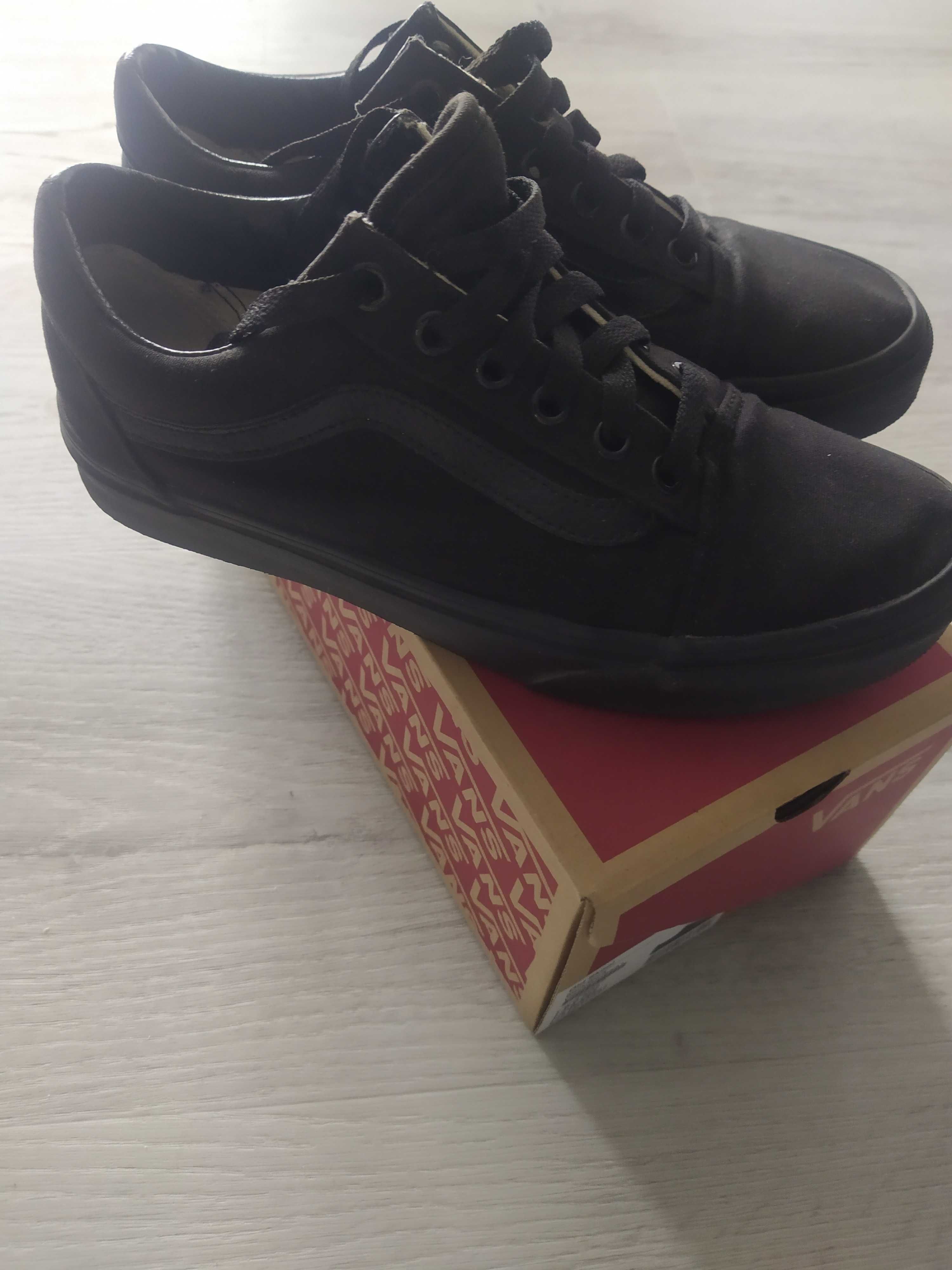 Czarne trampki Vans 38
