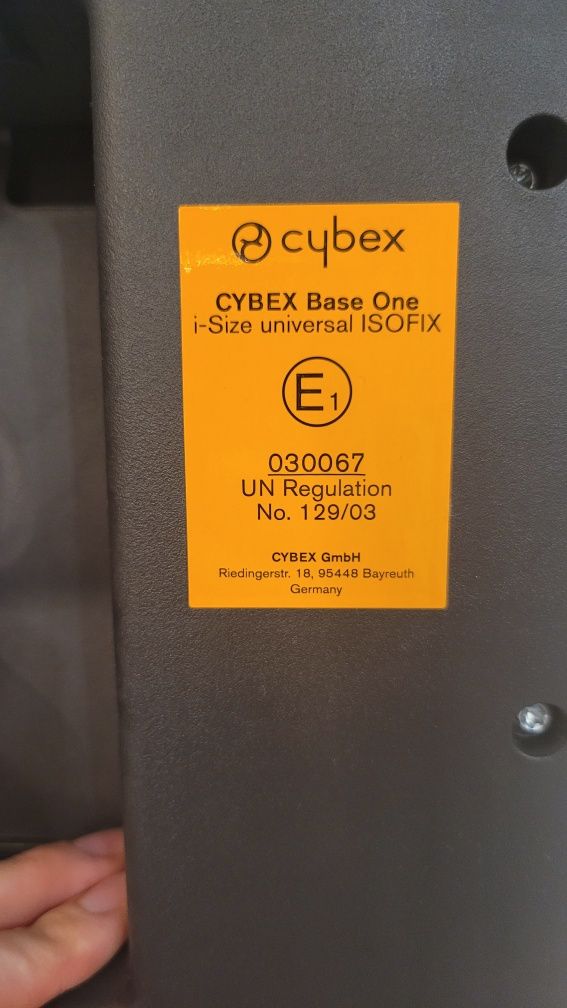 Fotelik Cybex Aton B2 z bazą isofix