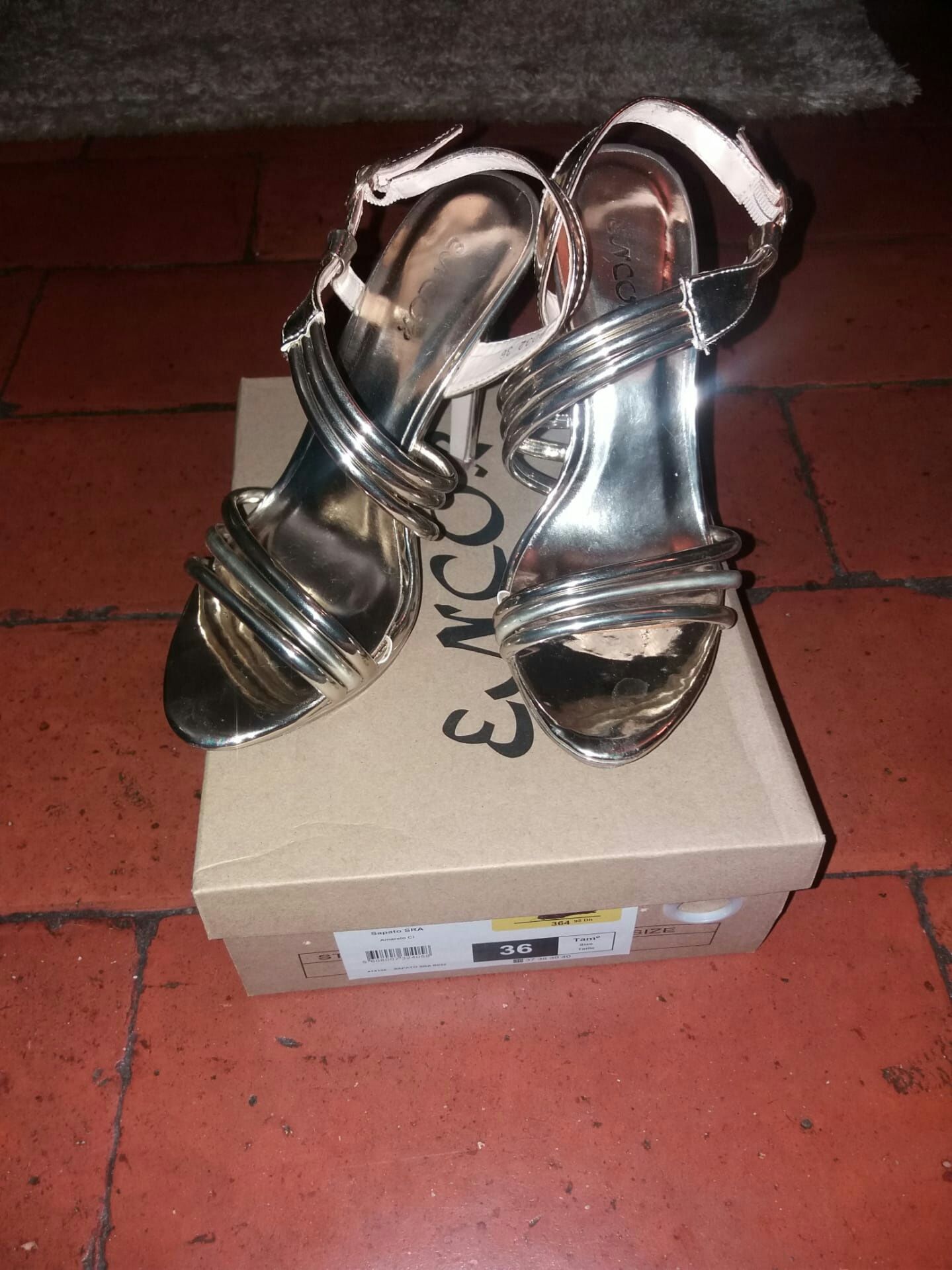 Vendo sapatos de senhora