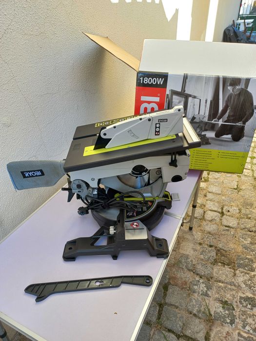 Serra de esquadria duplo corte