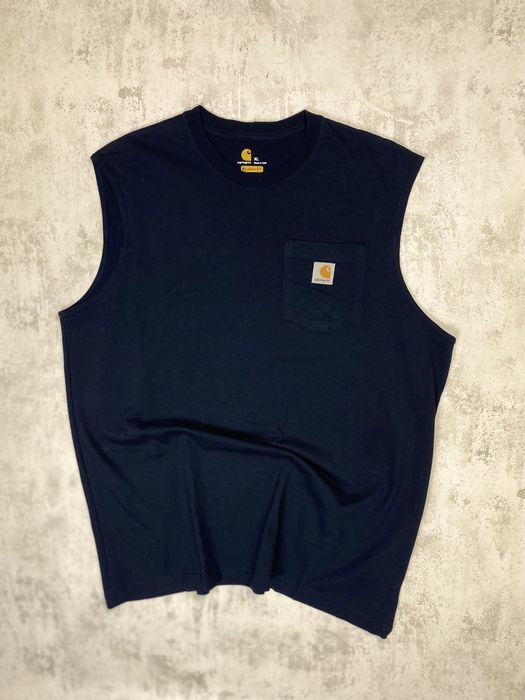 Темно-синя майка carhartt з кишенею та логотипом