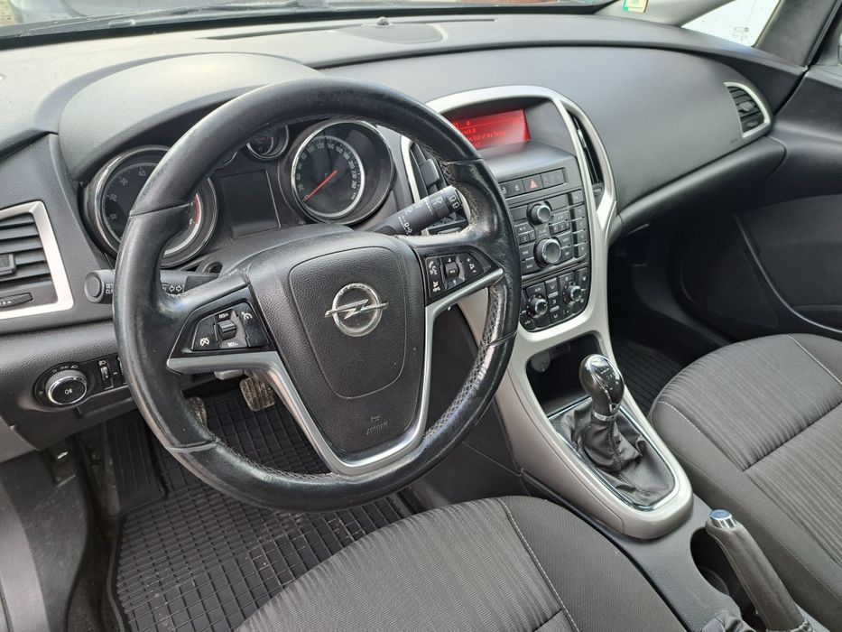 Opel Astra J 1.4T Benzyna 2012r