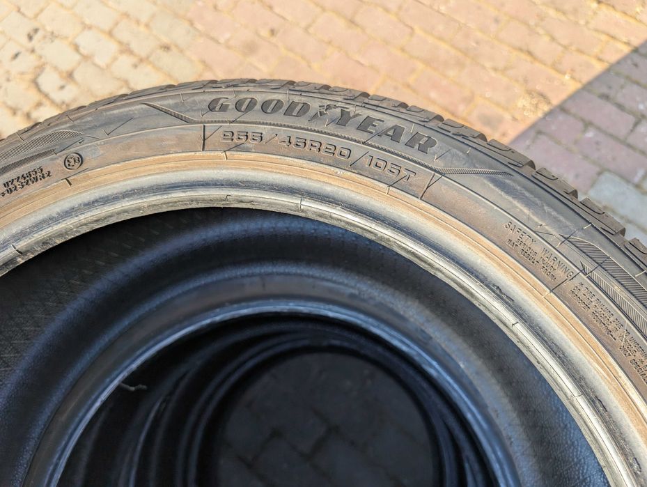 2x Opony 255/45R20 Goodyear UltraGrip Performance+ 22rok