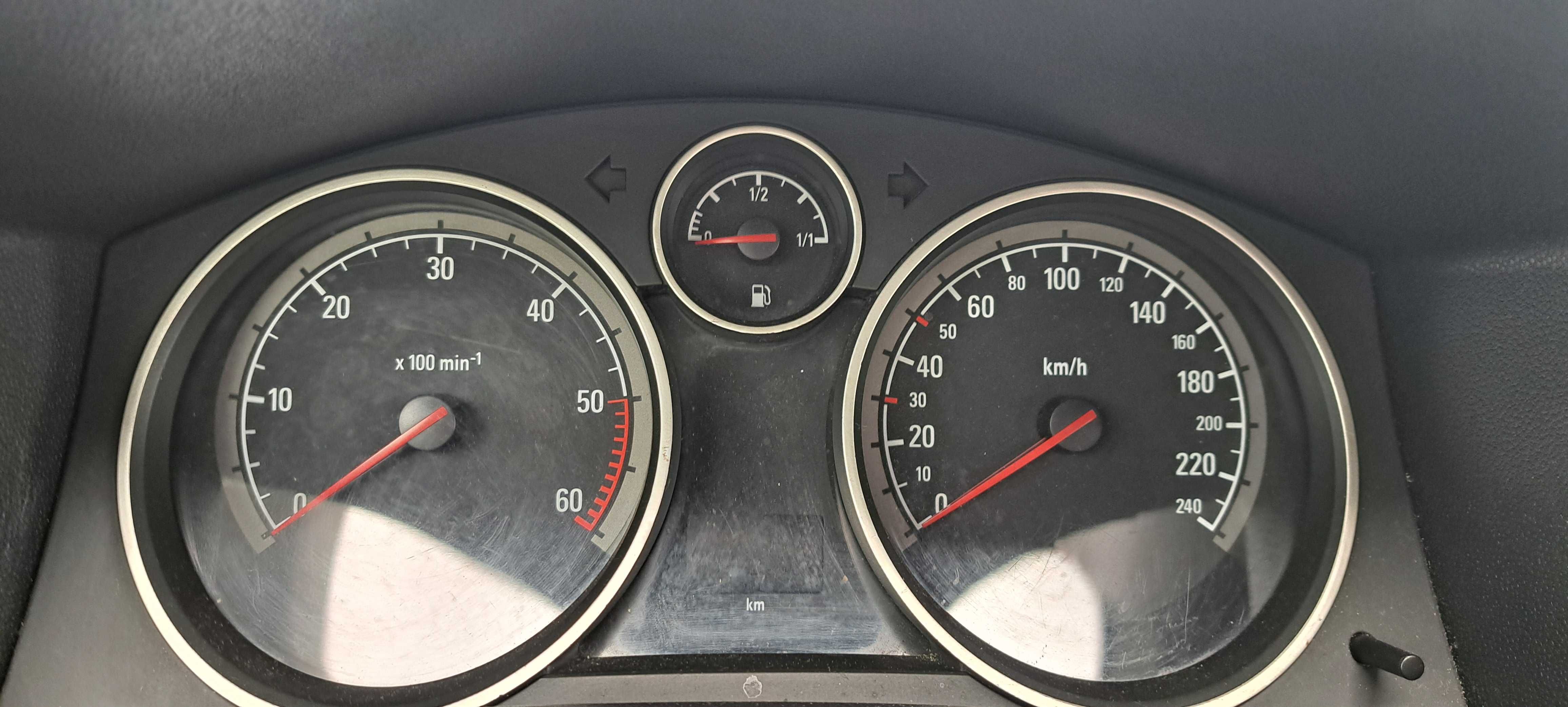 Licznik / zegary Opel Astra H 1.9 Cdti
